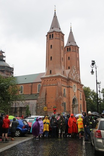 Pielgrzymka na Jasną Górę. Wyjście z Płocka cz.1