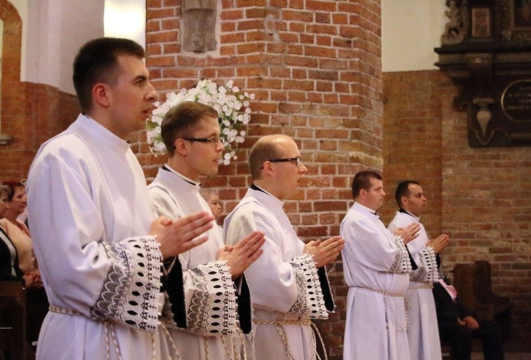 Święcenia diakonatu