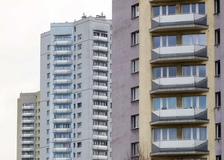 "Rzeczpospolita":  Bez wsparcia rządu opłaty za mieszkanie mogą wkrótce poszybować w górę