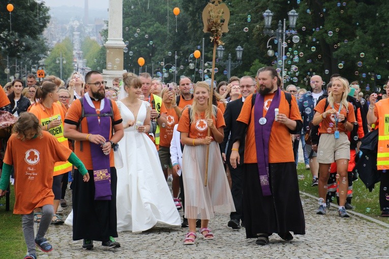Pielgrzymka. Wejście na szczyt - cz. 2