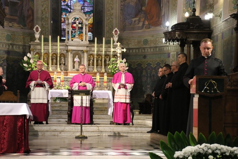 Płock. Kanoniczne objęcie diecezji przez bp. Szymona Stułkowskiego. Cz. 1