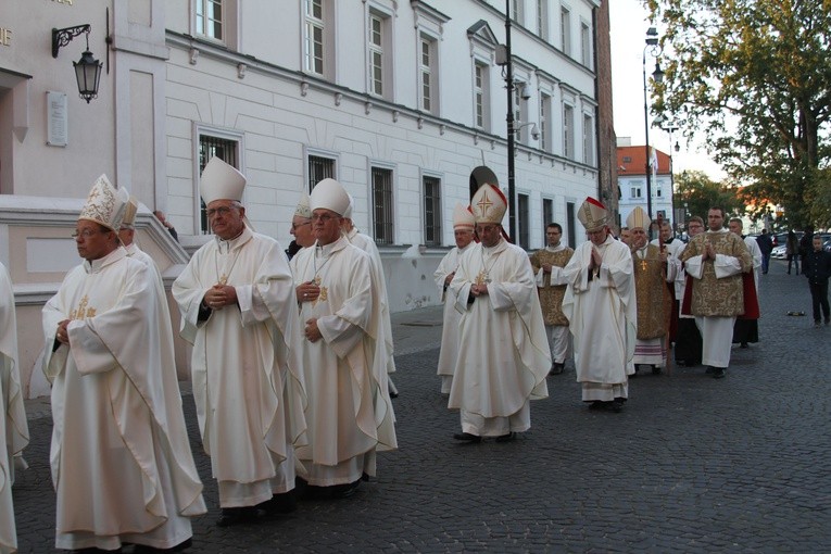 Episkopat w Płocku. Msza w katedrze