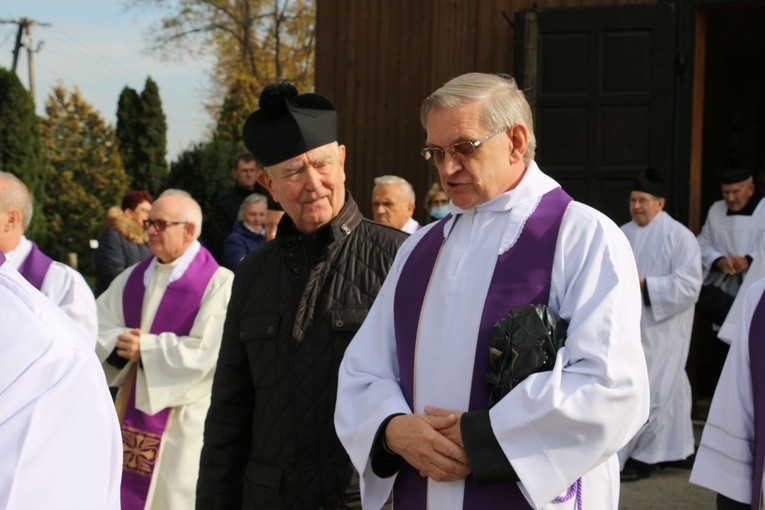 Lekowo. Pogrzeb ks. Tadeusza Janowskiego