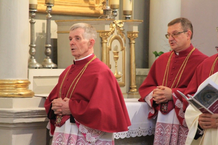Episkopat w Płocku. Msza w kolegiacie