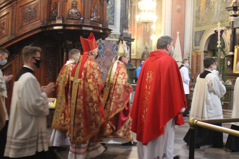 Płock. Niedziela Palmowa w katedrze