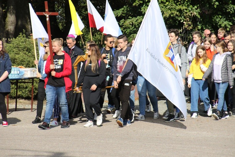 Rostkowo. Pielgrzymka młodzieży