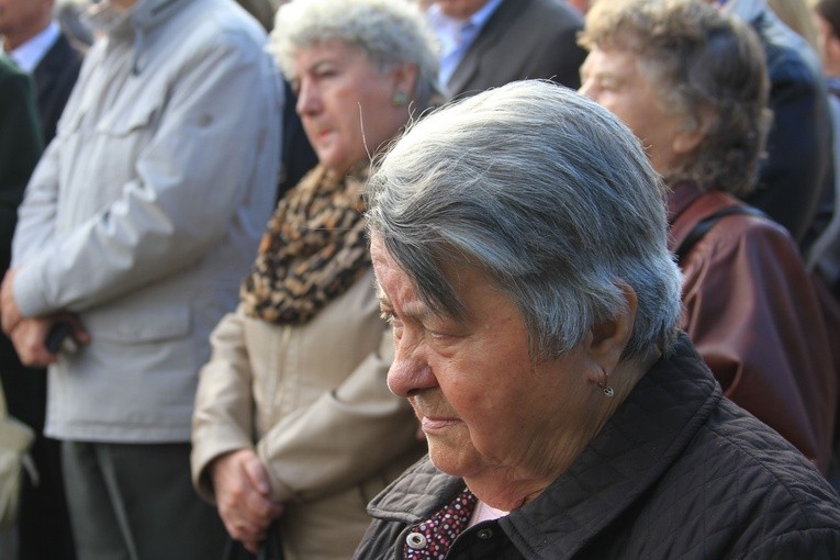 Pomnik bł. ks. J. Popiełuszki w Mławie