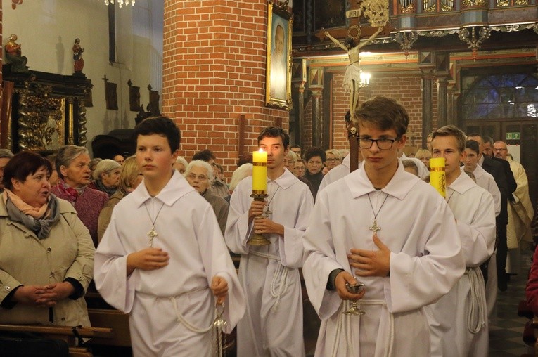 Wprowadzenie relikwii św. s. Faustyny i bł. ks. Michała Spoćki - Morąg