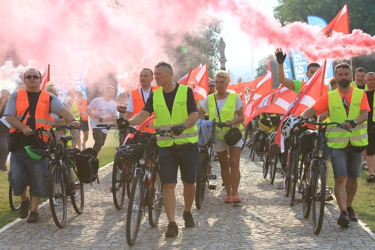 Pielgrzymka na Jasną Górę. Wejście na szczyt