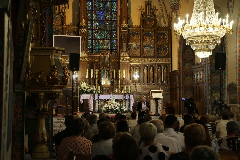 Ciechanów. Koncert papieski w farze