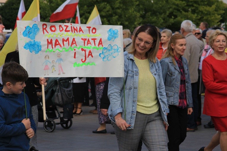 Ciechanów. Marsz dla Życia i Rodziny