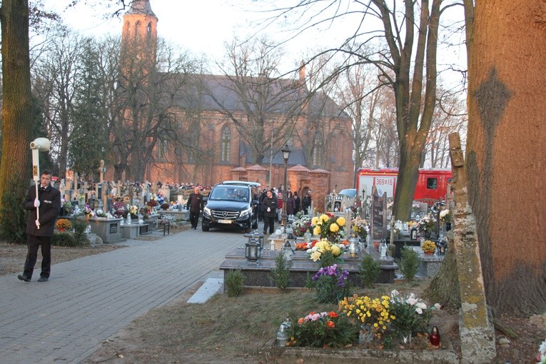 Pogrzeb ks. Adama Łacha - część I