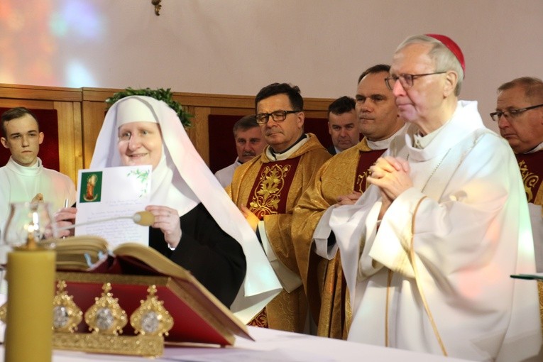 Śluby wieczyste u benedyktynek w Sierpcu
