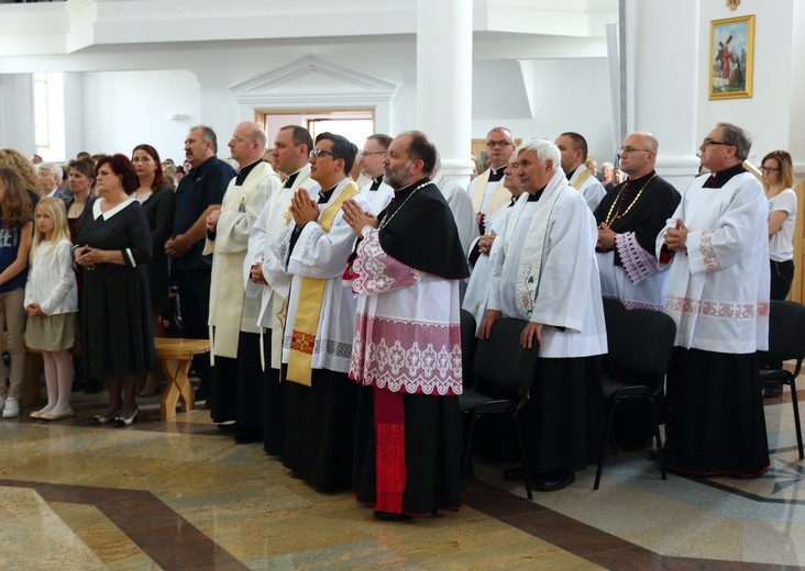 Konsekracja świątyni - parafia Trójcy Przenajświętszej Morąg