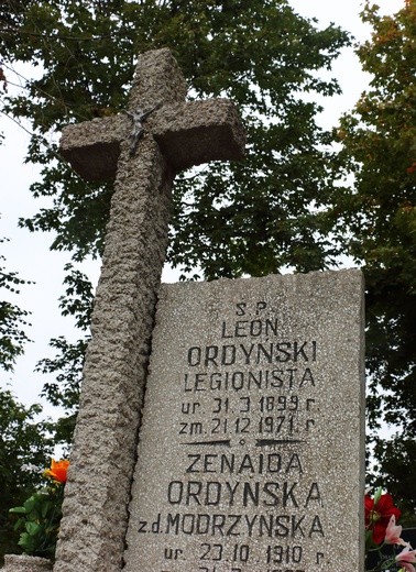 Cmentarz przy kościele Marianów