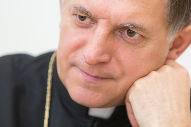 Kościół katolicki na Ukrainie wciąż się rozwija - wywiad z abp. Mokrzyckim