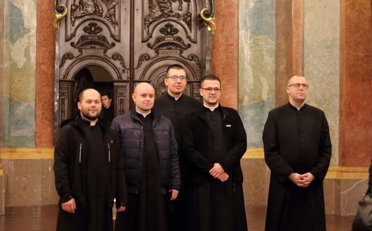 Jasna Góra - czuwanie maturzystów