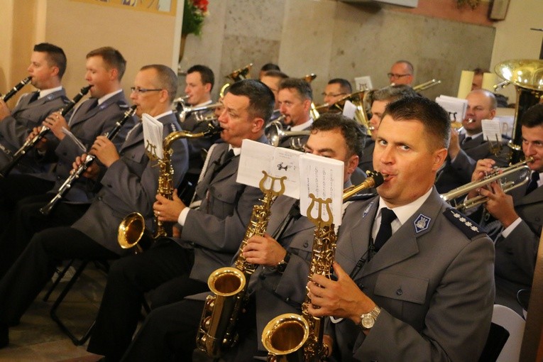 Sztandar dla policji w Przasnyszu