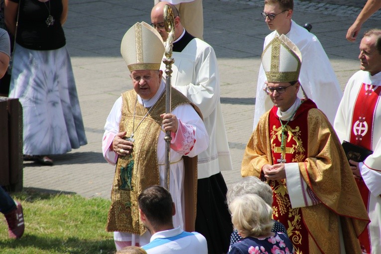 Płock. Obchody 100. rocznicy chrztu św. Jana Pawła II