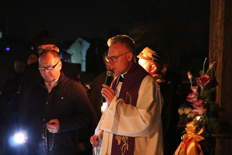 Płońsk. Różaniec w intencji zmarłych