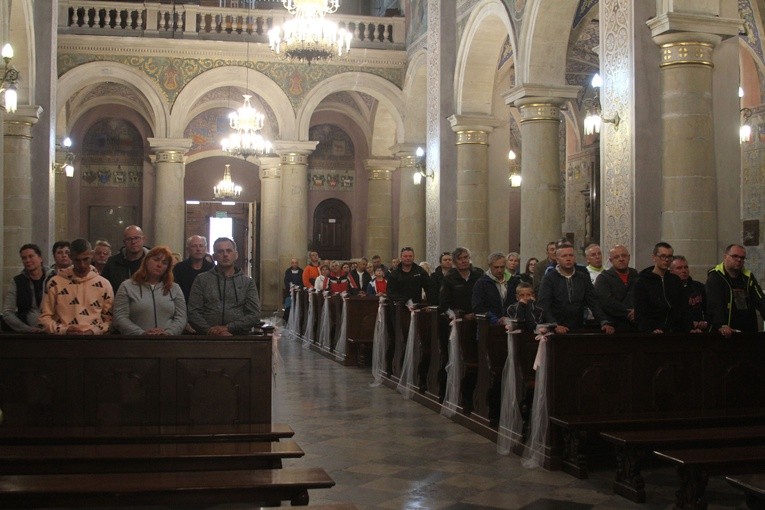 Płock. Pielgrzymka wodniaków z Czerwińska