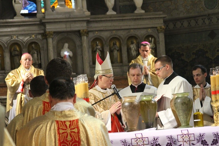 Msza krzyżma cz. 1