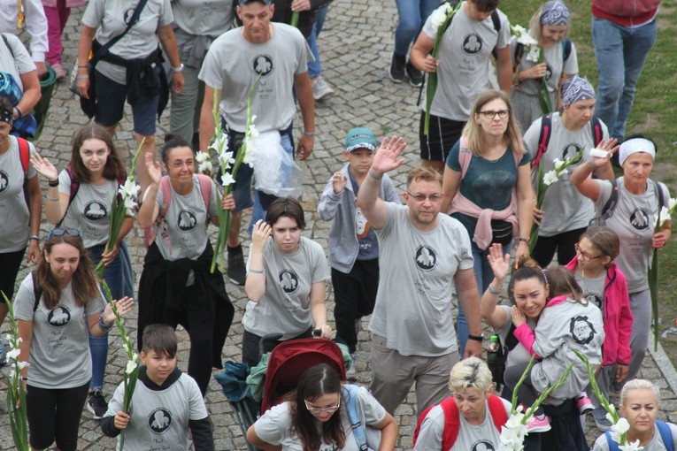Pielgrzymka. Wejście na szczyt - cz. 1
