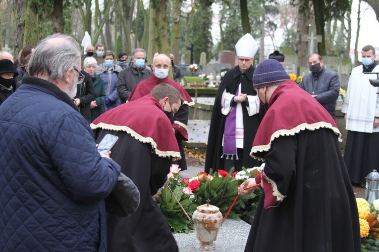 Płock. Pogrzeb ks. Hieronima Chamskiego (1932-2020)