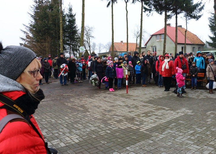 Przy powstańczej mogile