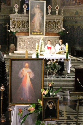 22 lutego - Pielgrzymi w katedrze płockiej cz. 1