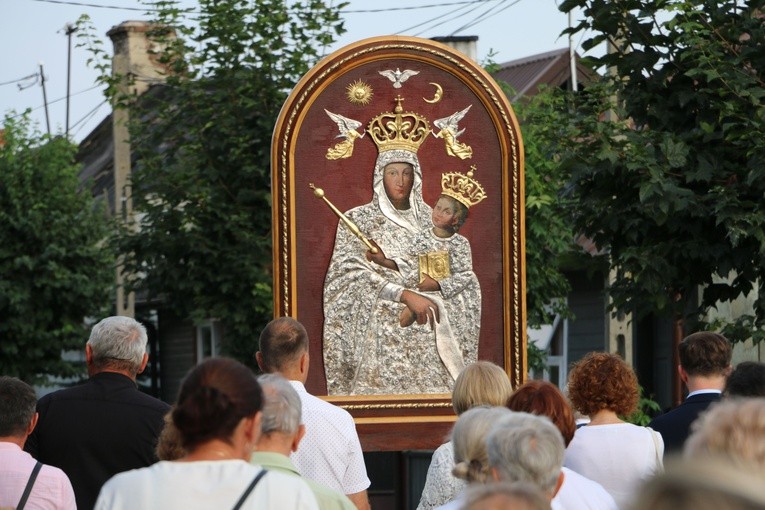 Czerwińsk n. Wisłą. Procesja w wigilię uroczystości Wniebowzięcia NMP