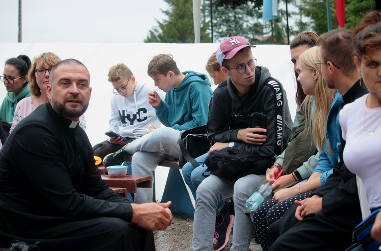 Pielgrzymka do sanktuarium w Piasecznie 