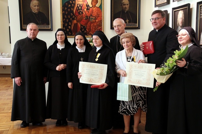 Płock. Wręczenie odznaczeń papieskich