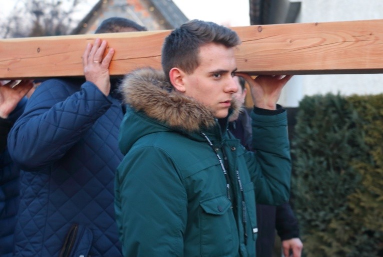 Jegłownik - Droga Krzyżowa ulicami miejscowości