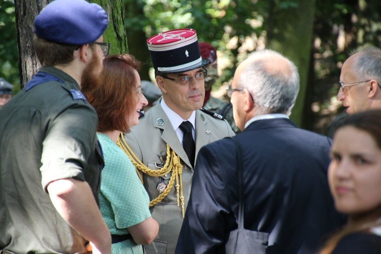 Płock. Uroczystości na cmentarzu garnizonowym