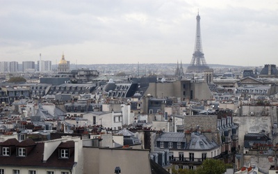 Atak nożownika na przedmieściach Paryża. Dwie osoby nie żyją