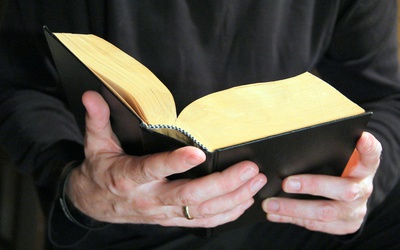 Powstaje Biblia w formie słuchowiska