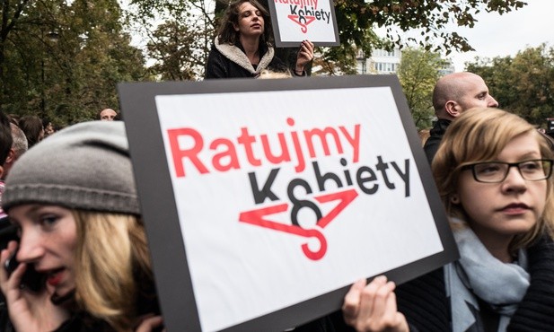Zawiadomienie do prokuratury ws. fałszywych informacji o poparciu dla proaborcyjnego projektu