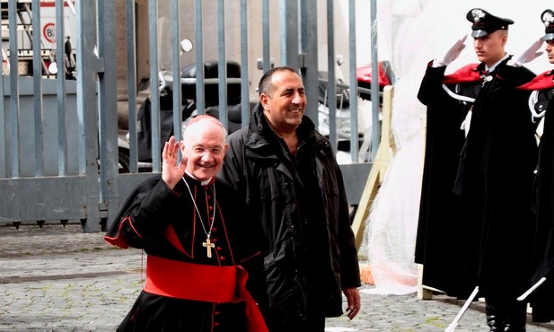 Kard. Ouellet: Papież kocha kapłanów, nawet jeśli ich upomina